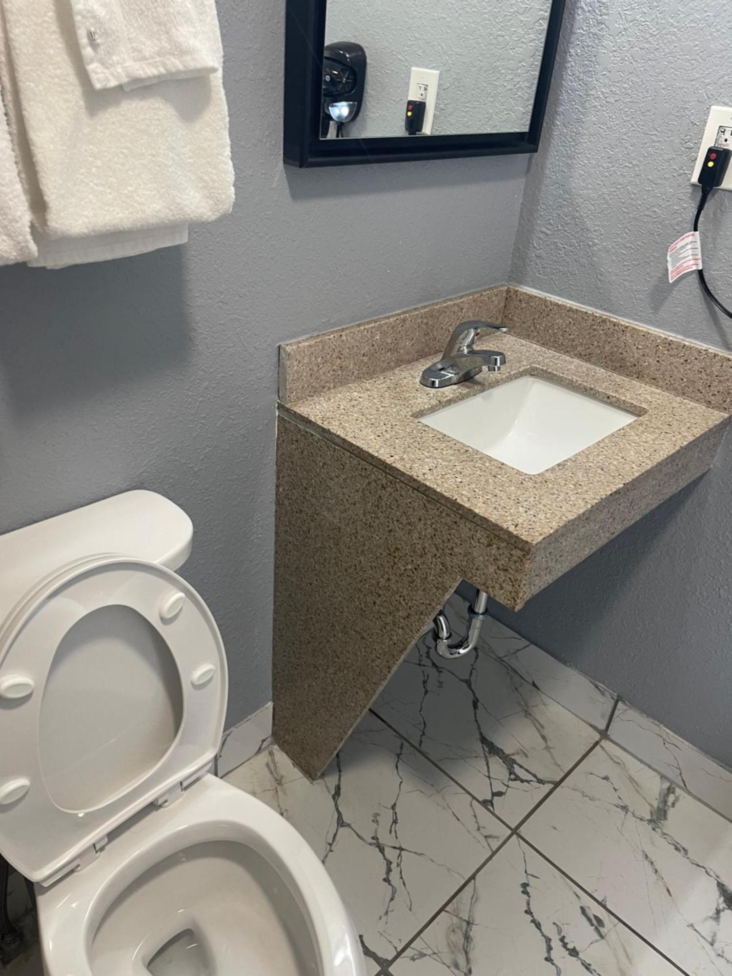 Americas Best Value Inn-Саванна Экстерьер фото